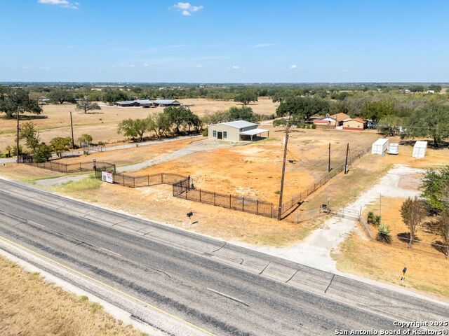 Listing photo id 19 for 13747 Us Highway 87