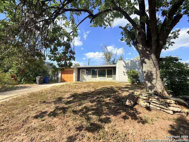 Image 3 of 14 For 607 Blakeley Dr