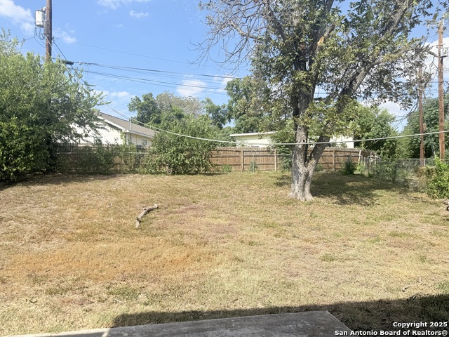 Image 5 of 14 For 607 Blakeley Dr