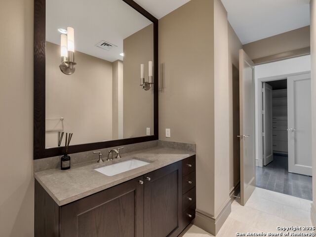 Listing photo id 27 for 4242 Broadway Apt 2002