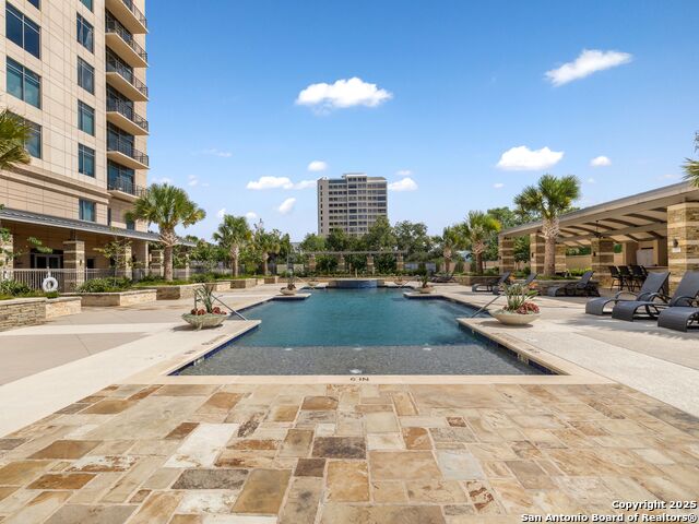 Listing photo id 43 for 4242 Broadway Apt 2002