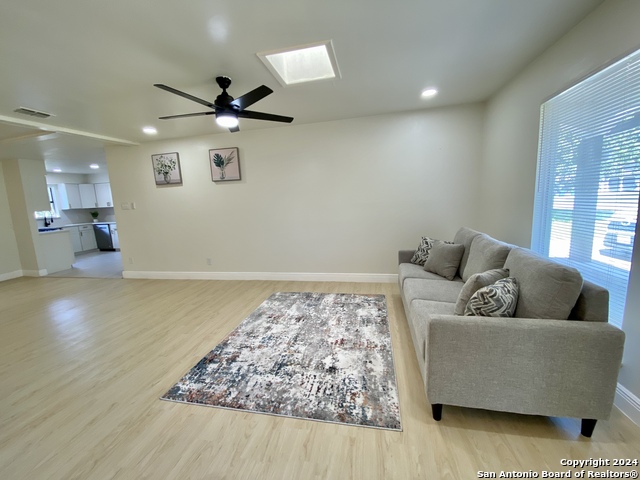 Image 3 of 18 For 4218 Modena Dr