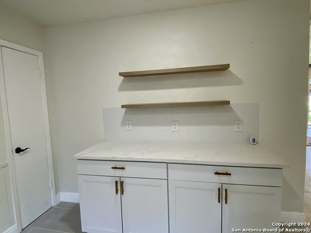 Image 8 of 18 For 4218 Modena Dr