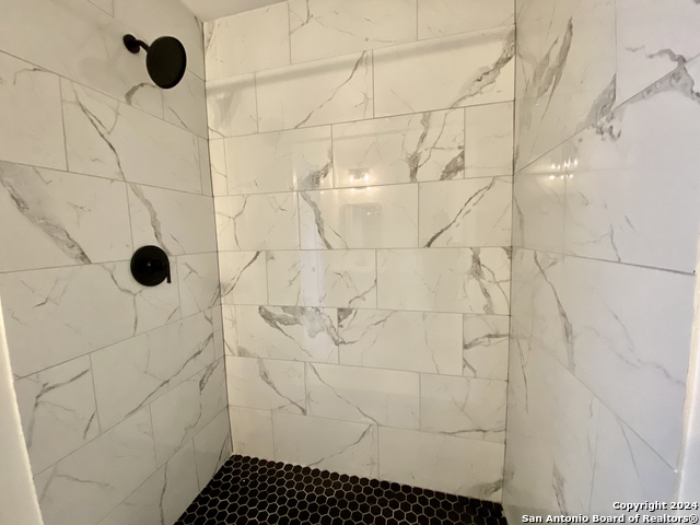 Image 9 of 18 For 4218 Modena Dr