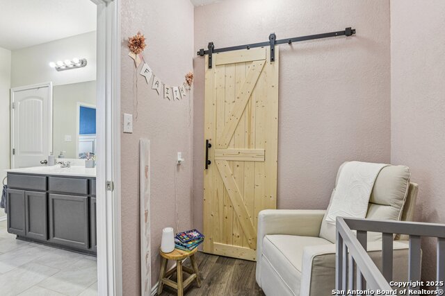 Listing photo id 14 for 8508 Samsel Falls