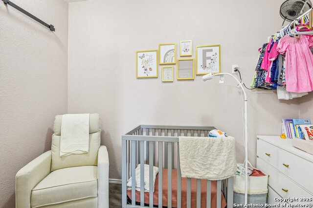 Listing photo id 15 for 8508 Samsel Falls