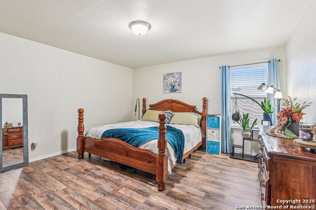 Listing photo id 18 for 8508 Samsel Falls