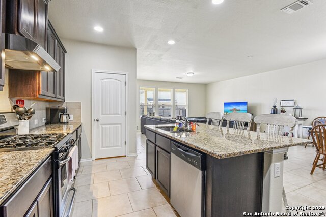 Listing photo id 2 for 8508 Samsel Falls