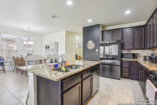 Listing photo id 3 for 8508 Samsel Falls