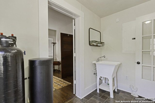 Image 13 of 35 For 406 Tilden