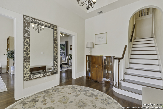 Image 21 of 35 For 406 Tilden