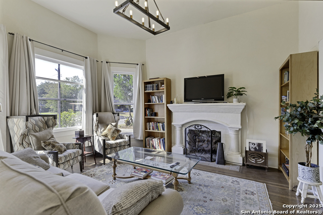 Image 4 of 35 For 406 Tilden