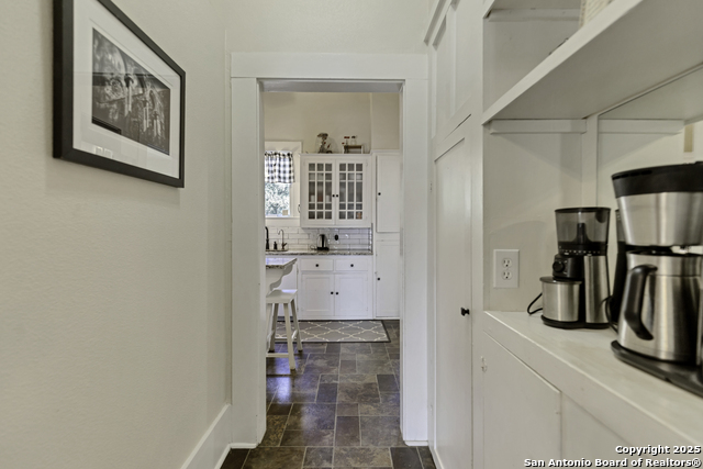 Image 9 of 35 For 406 Tilden