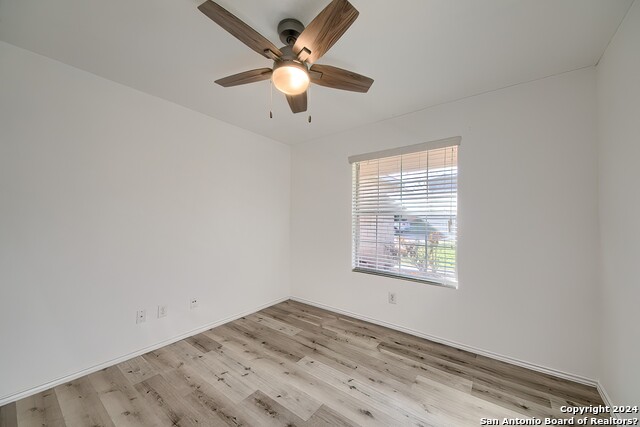 Image 18 of 26 For 332 Willow View