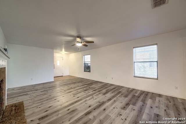 Image 5 of 26 For 332 Willow View