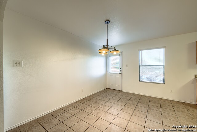 Image 7 of 26 For 332 Willow View