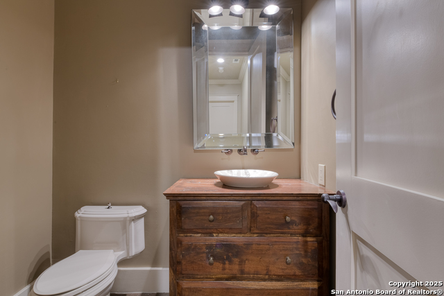 Listing photo id 9 for 7238 Seidel