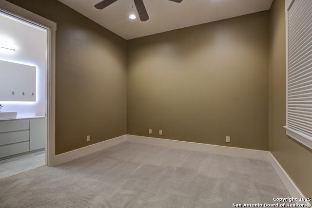 Listing photo id 26 for 7238 Seidel