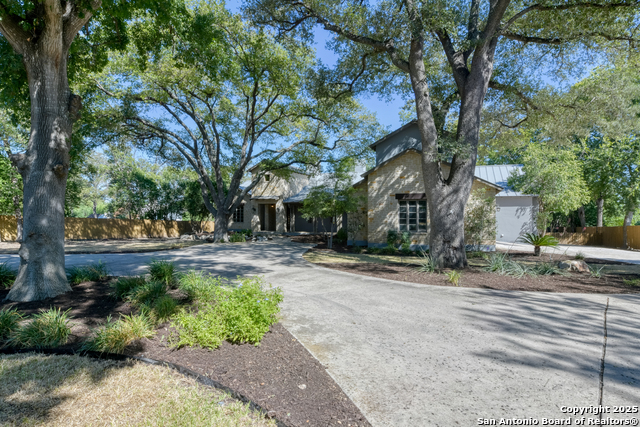 Listing photo id 1 for 7238 Seidel