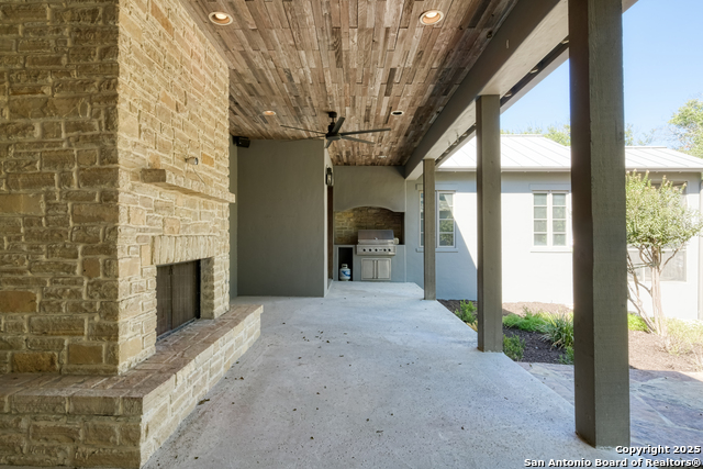 Listing photo id 30 for 7238 Seidel