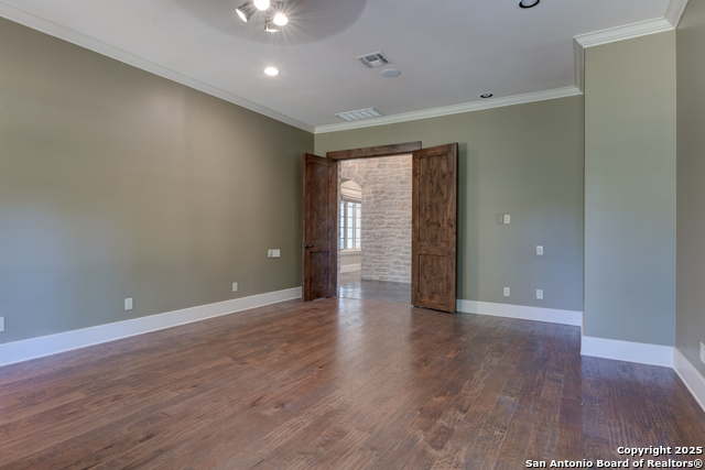 Listing photo id 7 for 7238 Seidel