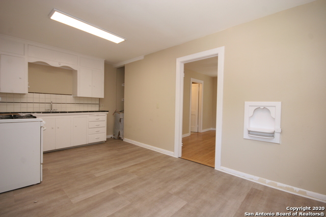 Image 3 of 9 For 326 Arlington Ct  West