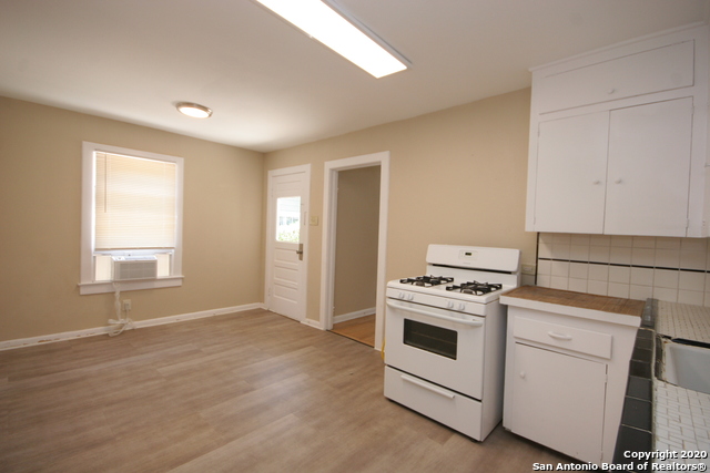 Image 4 of 9 For 326 Arlington Ct  West