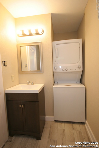 Image 7 of 9 For 326 Arlington Ct  West