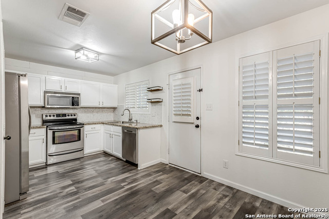 Image 9 of 27 For 21007 Liatris Lane