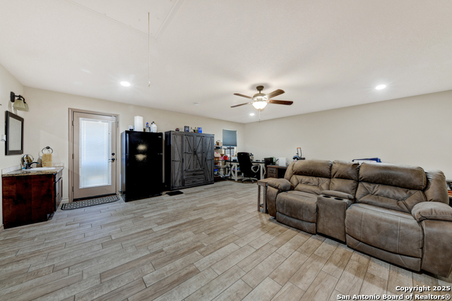 Image 38 of 40 For 157 Turnberry