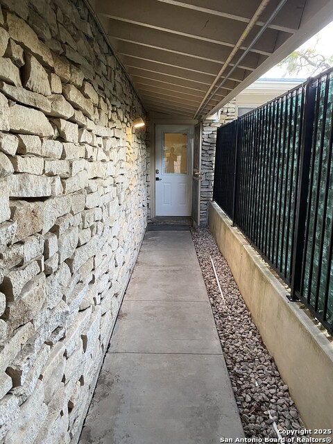 Image 17 of 22 For 611 Oblate Dr