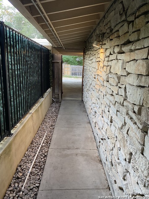 Image 18 of 22 For 611 Oblate Dr
