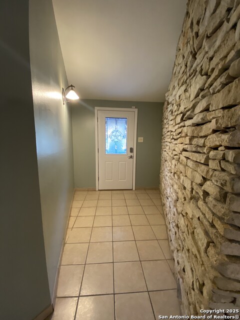 Image 2 of 22 For 611 Oblate Dr