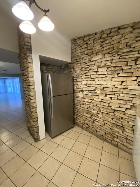 Image 3 of 22 For 611 Oblate Dr