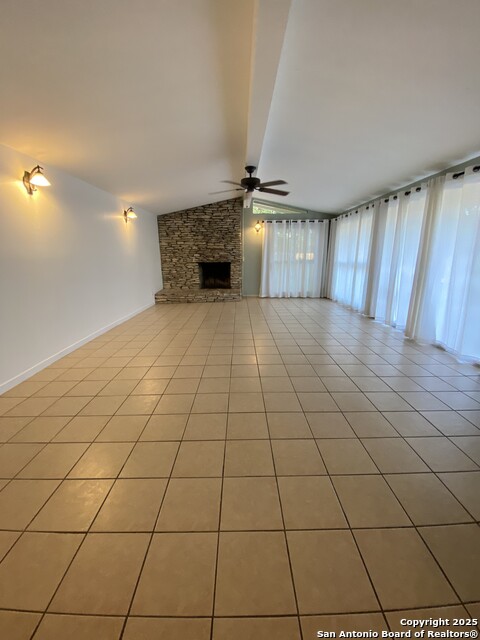 Image 4 of 22 For 611 Oblate Dr