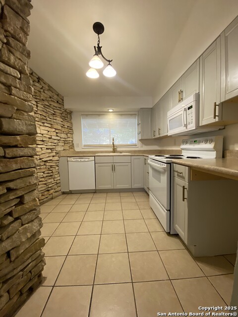 Image 6 of 22 For 611 Oblate Dr