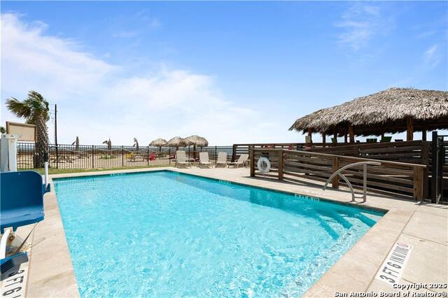 Listing photo id 13 for 101 Caribbean Dr Unit 6