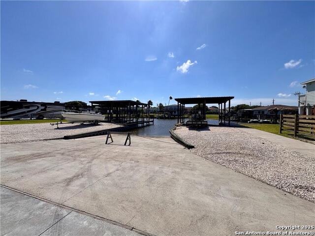Listing photo id 15 for 101 Caribbean Dr Unit 6
