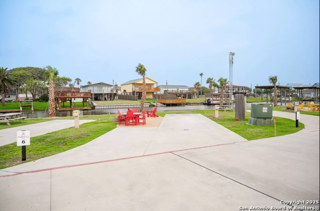 Listing photo id 1 for 101 Caribbean Dr Unit 6