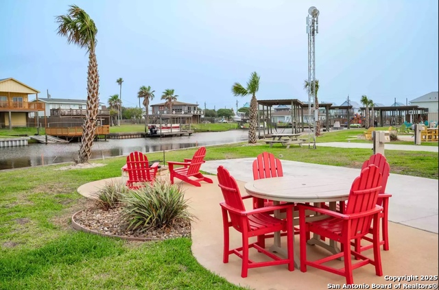 Listing photo id 3 for 101 Caribbean Dr Unit 6