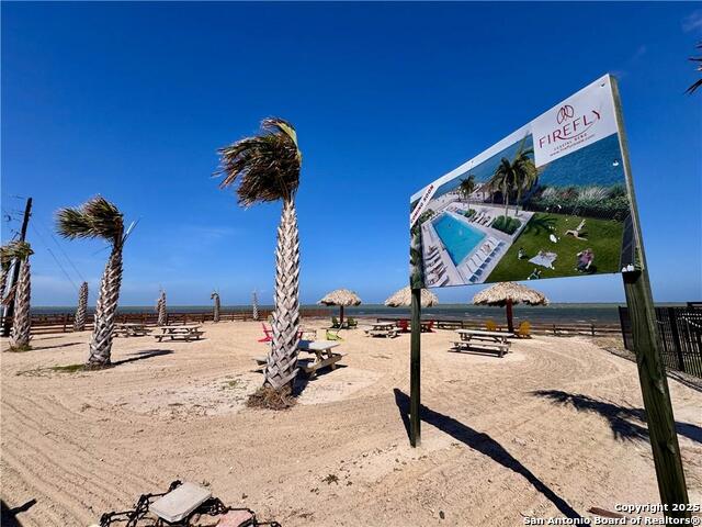 Listing photo id 7 for 101 Caribbean Dr Unit 6