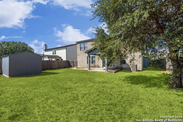 Listing photo id 20 for 668 Crossing Nw