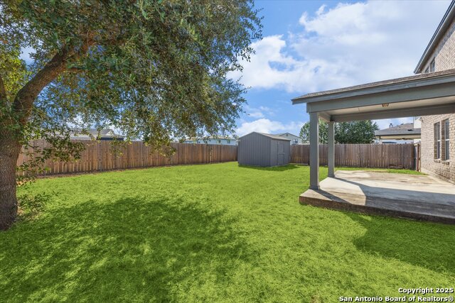 Listing photo id 21 for 668 Crossing Nw