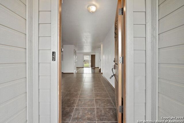 Listing photo id 1 for 668 Crossing Nw