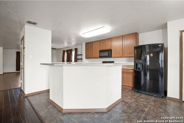 Listing photo id 6 for 668 Crossing Nw