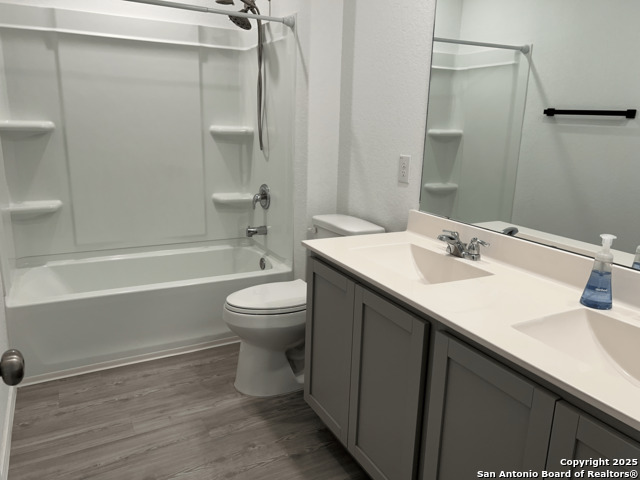 Image 18 of 22 For 4422 Chandler  Apt 8