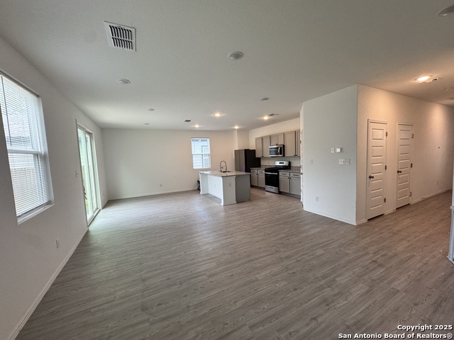 Image 5 of 22 For 4422 Chandler  Apt 8