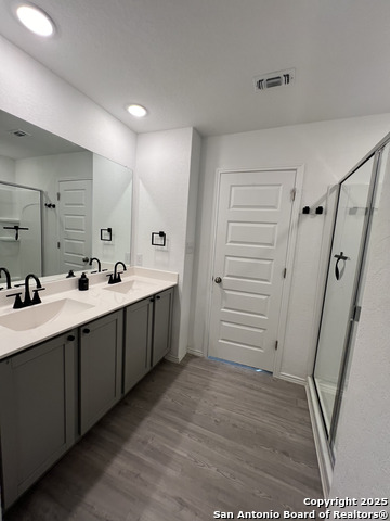 Image 9 of 22 For 4422 Chandler  Apt 8