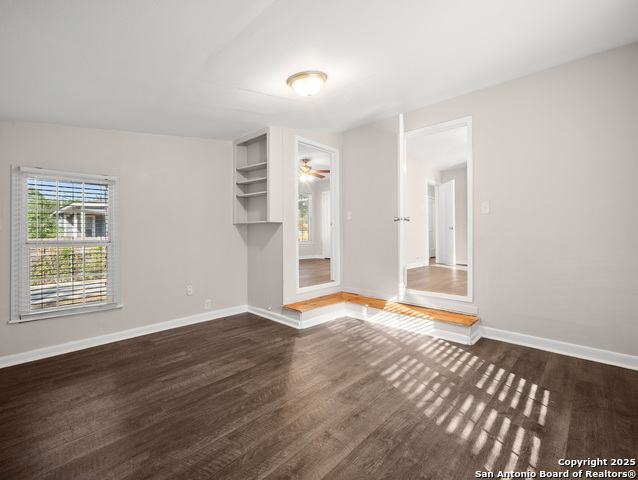Image 10 of 13 For 422 Wildwood W