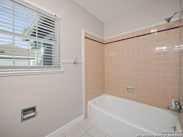 Image 6 of 13 For 422 Wildwood W